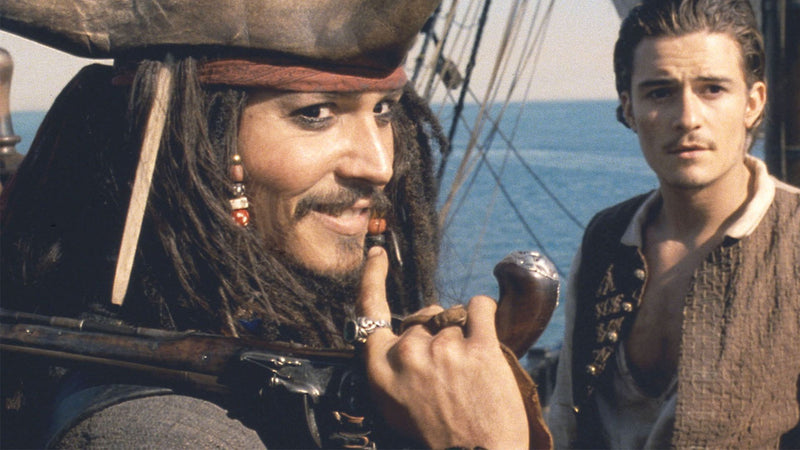 Disney's Pirates of the Caribbean: The Curse of the Black Pearl - Limited Edition SteelBook [Blu-ray]