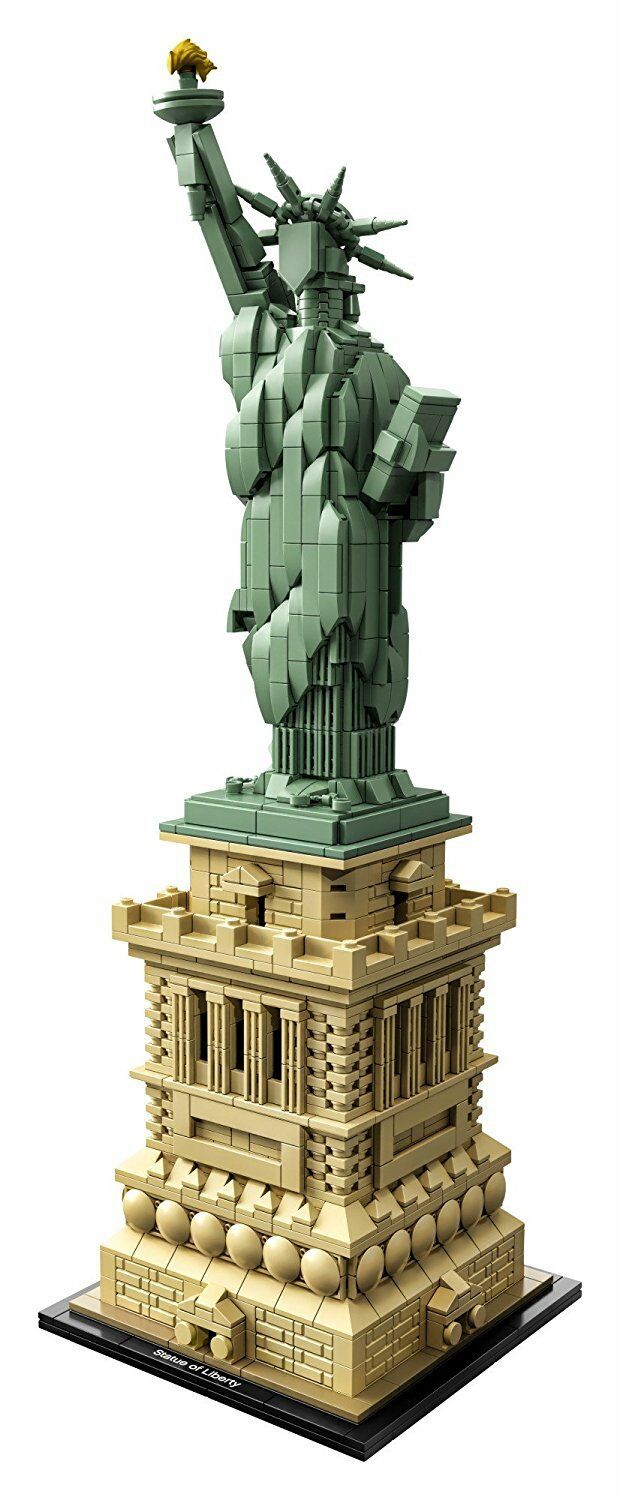 LEGO Architecture: Statue of Liberty - 1685 Piece Building Kit [LEGO, #21042]
