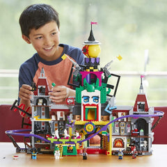 LEGO The LEGO Batman Movie: The Joker Manor - 3444 Piece Building Kit [LEGO, #70922]