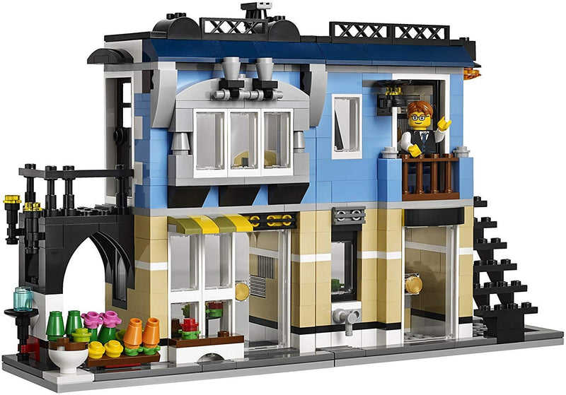 LEGO Creater: Bike Shop & Cafe - 1023 Piece Building Kit [LEGO, #31026]