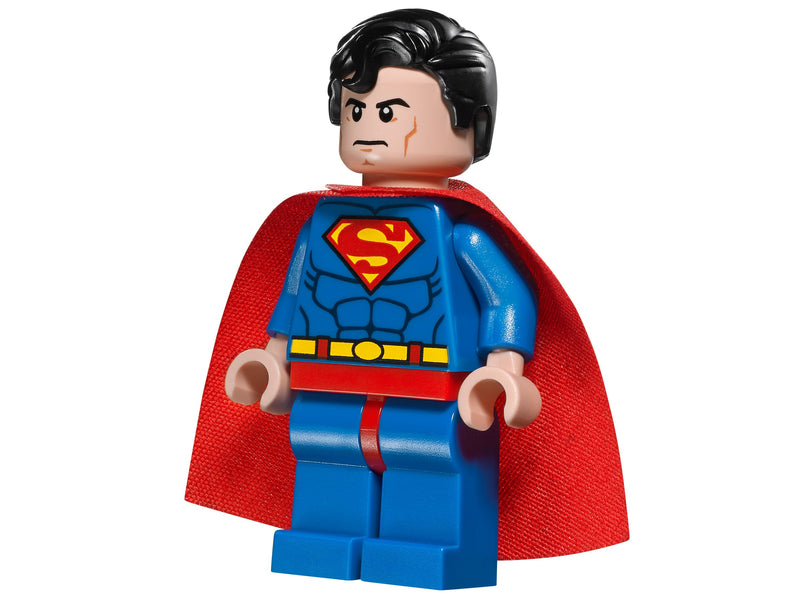 LEGO DC Comics Super Heroes: Darkseid Invasion - 545 Piece Building Kit [LEGO, #76028]
