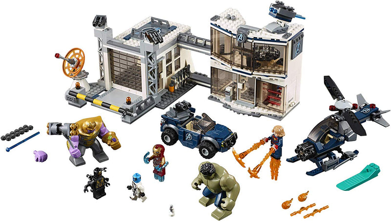 LEGO Marvel Avengers: Avengers Compound Battle - 699 Piece Building Kit [LEGO, #76131]