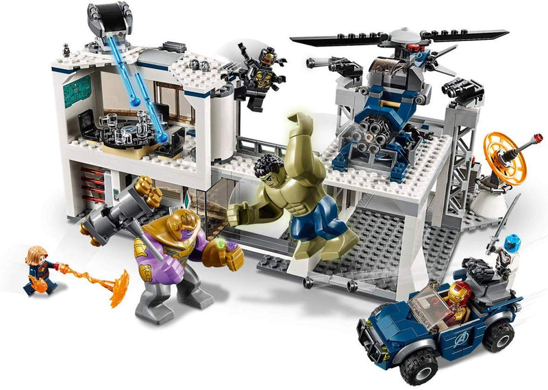 LEGO Marvel Avengers: Avengers Compound Battle - 699 Piece Building Kit [LEGO, #76131]