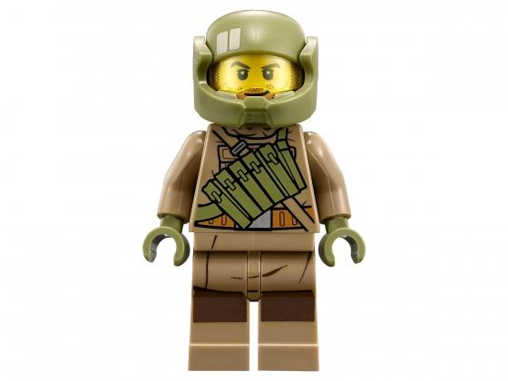 LEGO Star Wars: Defense of Crait - 746 Piece Building Kit [LEGO, #75202]