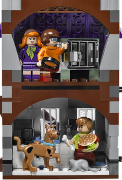 LEGO Scooby-Doo: Mystery Mansion - 860 Piece Building Kit [LEGO, #75904]